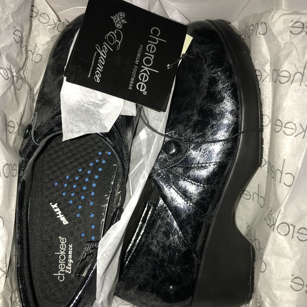Pamela Slip Resistance Nursing Shoes